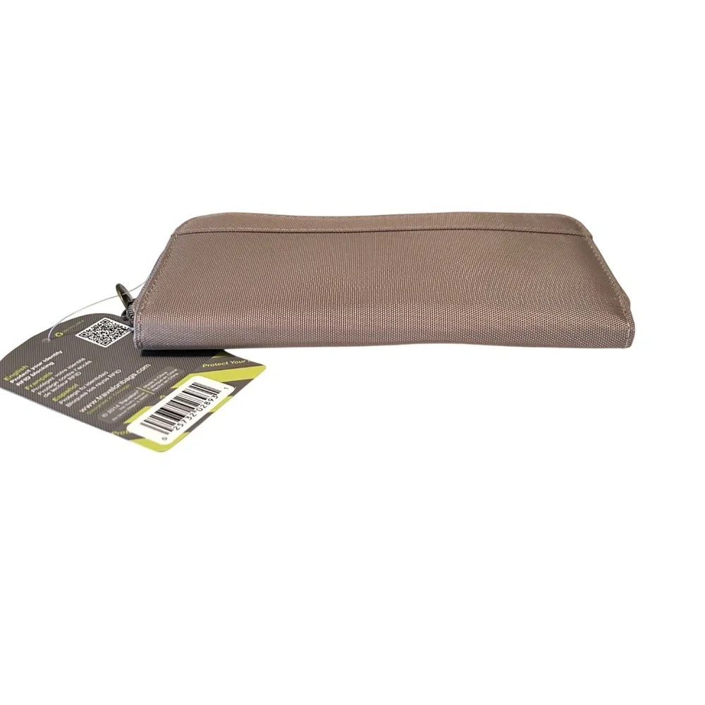 NWT Travelon SAFE ID RFID Blocking Wallet